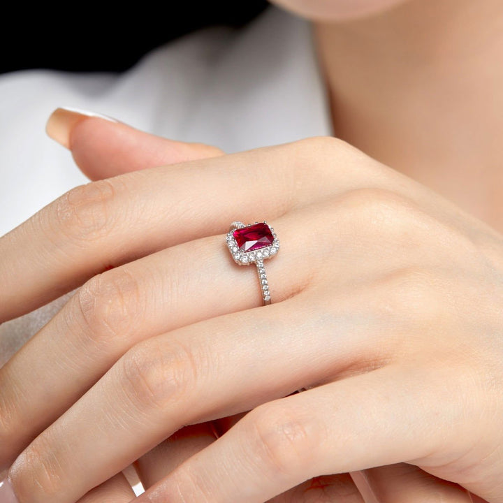 Anello Con Pietra Rettangolare Rossa e Zirconi - My Mo Gioielli